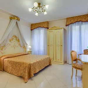  Hotel At Leonard Italie